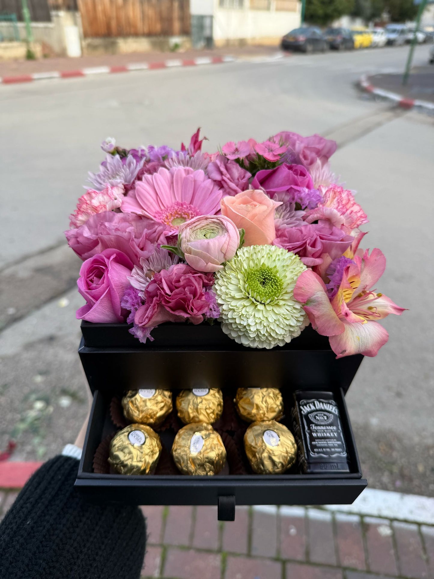 מארז עם שוקולדים וויסקי